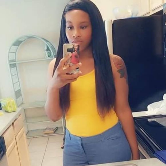 Meet your Posher, Dee - Picture 1 of 1